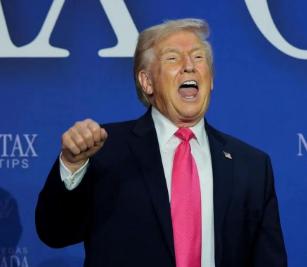 特朗普忍不住了，直接向全世界喊话，美国已经在中东战争中大获全胜了，不知道为什么还