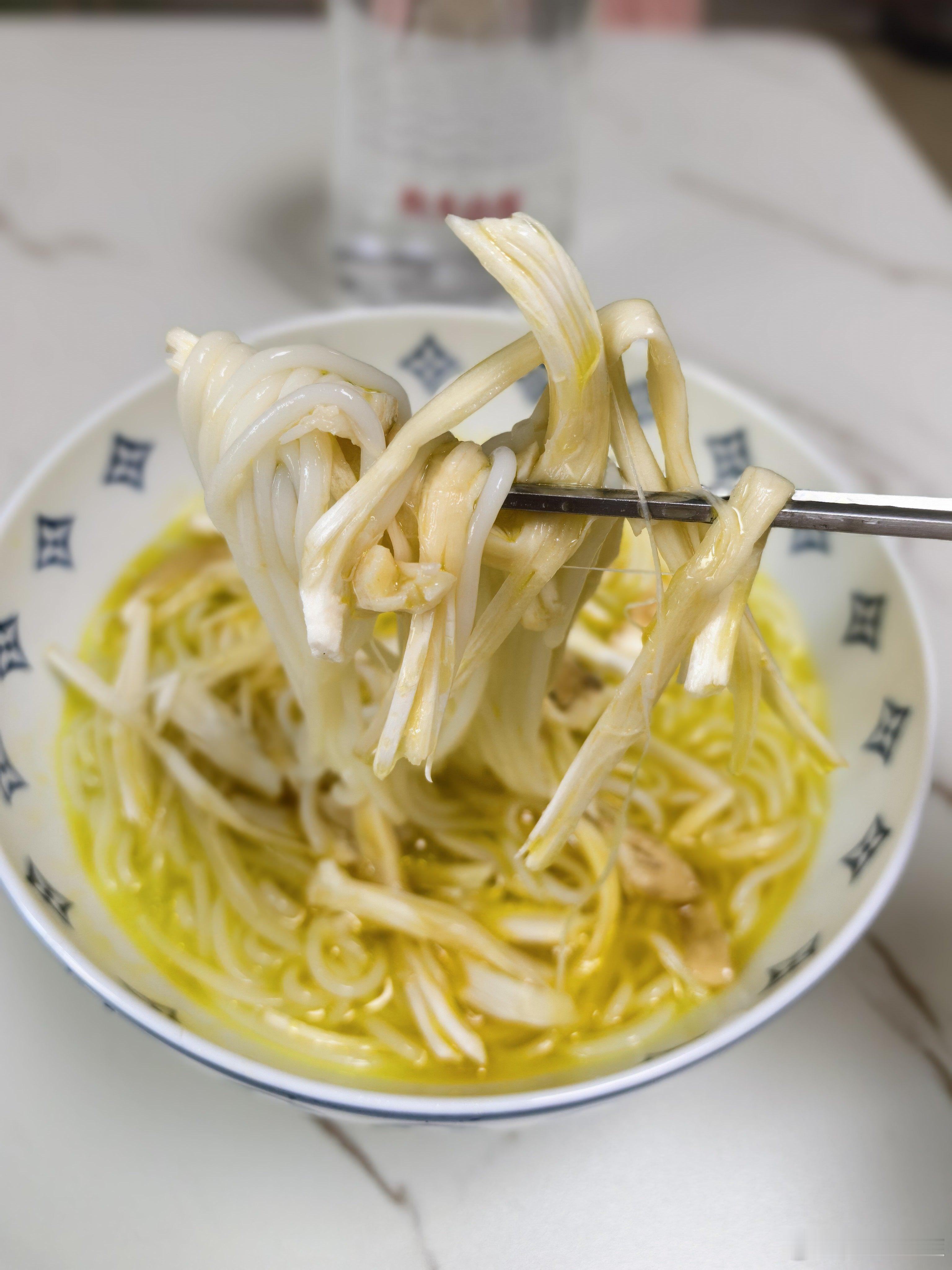 是日早餐……鸡枞鸡汤米线 ​​​