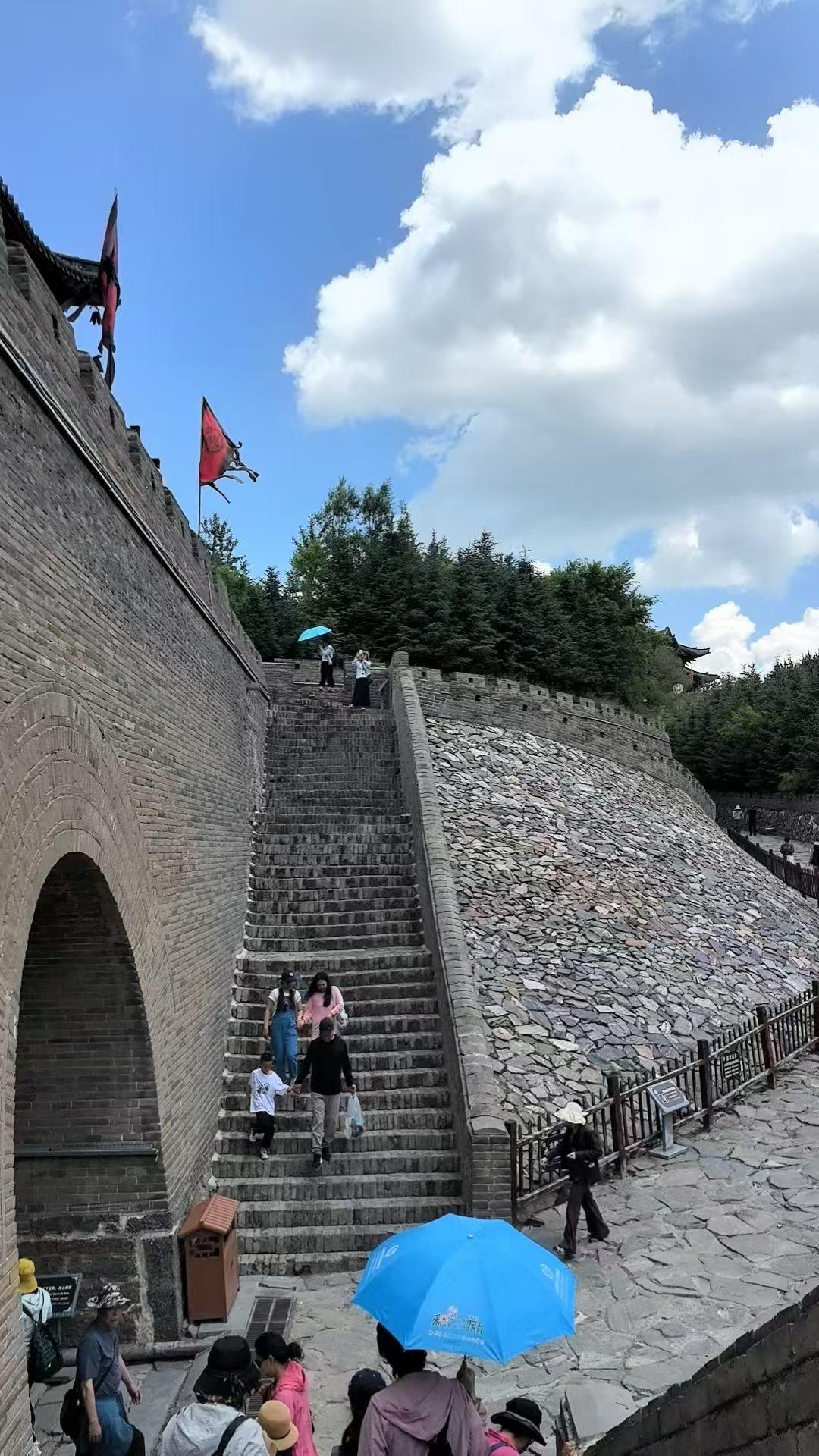 分享一下你随手拍下的照片天高云淡，雁门关山[送自己一朵花][送自己一朵花][送自
