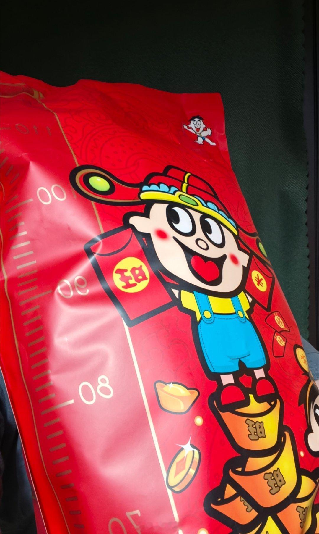 靠，旺旺大礼包，又重又大包。 