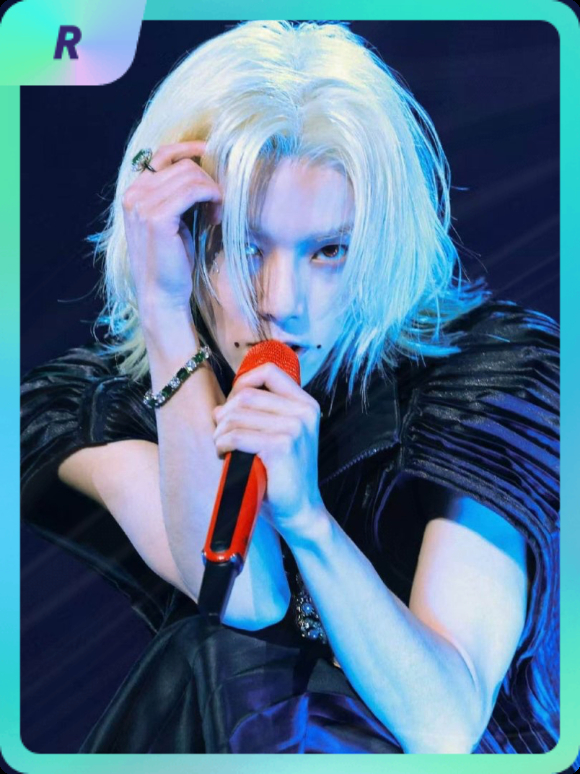 华晨宇[超话] 集卡互助ing~送你一张“火星七夕抽卡集”R卡“花花世界”~速速