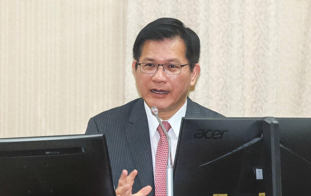 台当局进不去世界卫生大会，于是就在门口“打地铺”，我国外交部直言，跳梁小丑。年年