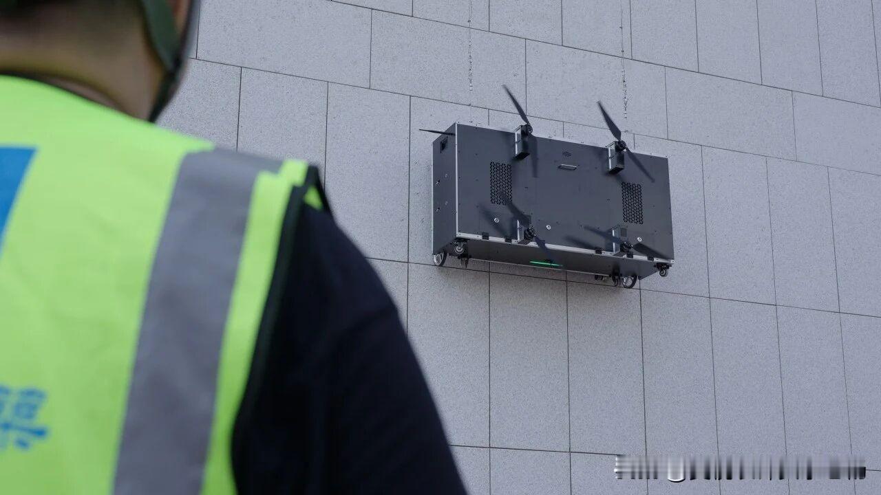 太赫兹透视成像——幕墙专用“CT机”
最危险的是看不见的“内伤”。幕墙专用“CT