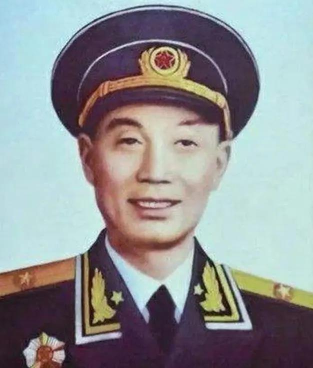 张宜爱，安徽省六安人，1955年被授予大校军衔，1961年晋升为少将军衔。
张宜