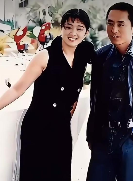 巩俐是不是中国第一个在戛纳电影节上获奖的女演员。当年，她获奖时，感觉真了不起，国