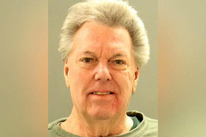 拜登夫人的前夫因杀妻被捕美国前第一夫人吉尔·拜登的前夫史蒂文森，因涉嫌谋杀现任妻