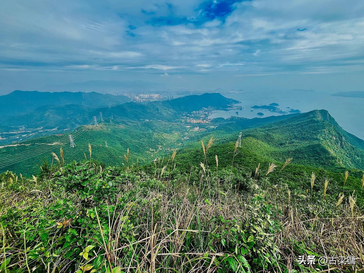 深圳十峰第五峰：大笔架山。