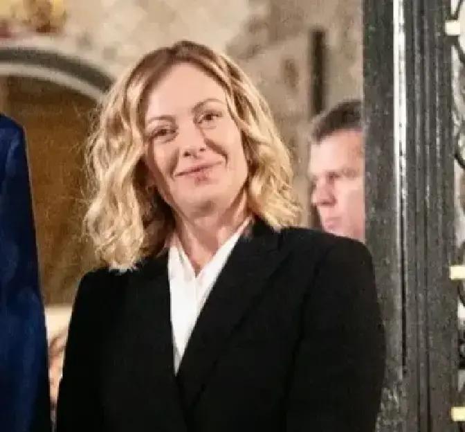 快讯！快讯！
 
欧盟突然宣布了
 
本周在布鲁塞尔，欧盟对外说明，将把在欧被冻