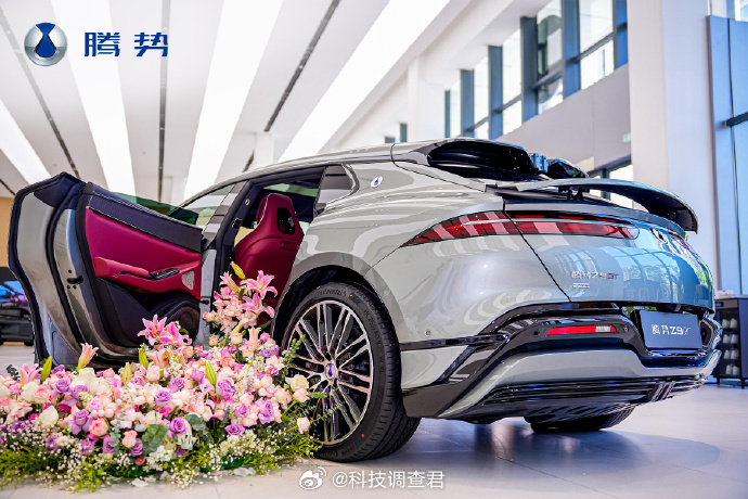 朋友们全球首台搭载比亚迪第二代刀片电池，和闪充技术的车真的来了！全新腾势Z9GT