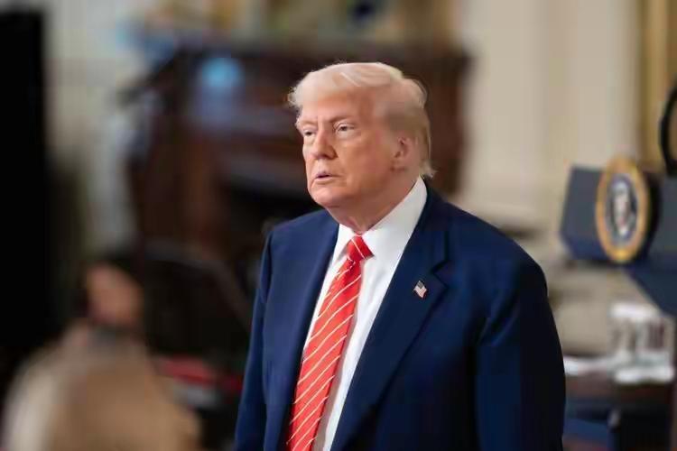 扛不住了？特朗普放“亲自签”大招，伊朗会接招吗？停火倒计时，中东局势反转！
 