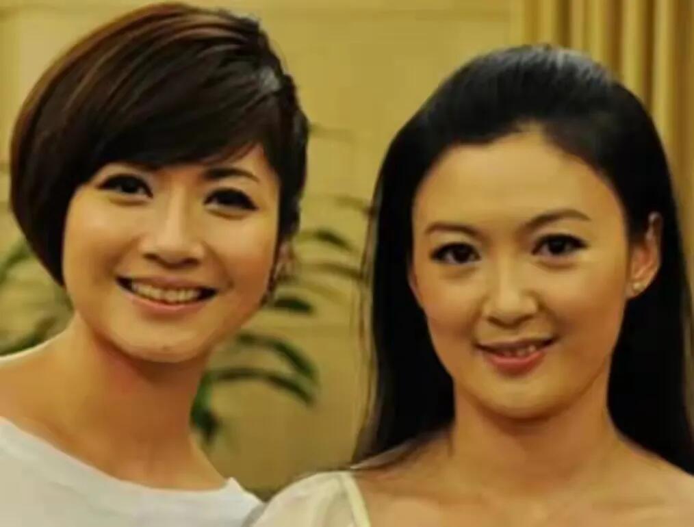 吉雪萍和池华琼，两位美女才是岁月不败的美人，老了之后还这么优雅大气，相比之下谁更