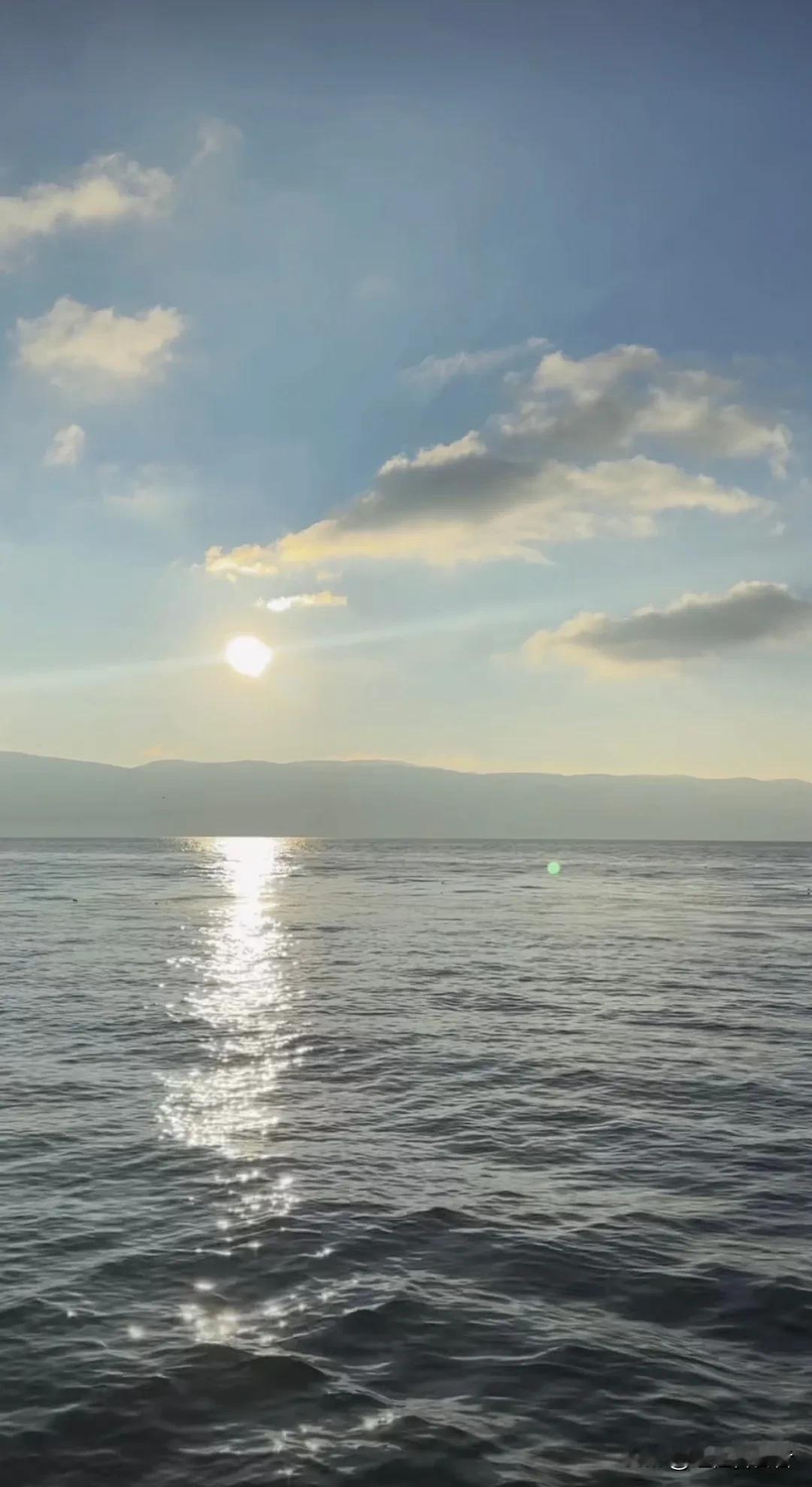 #上联：浅浅深深河中水，有请下联#
上联：浅浅深深河中水，
下联:   上上下下