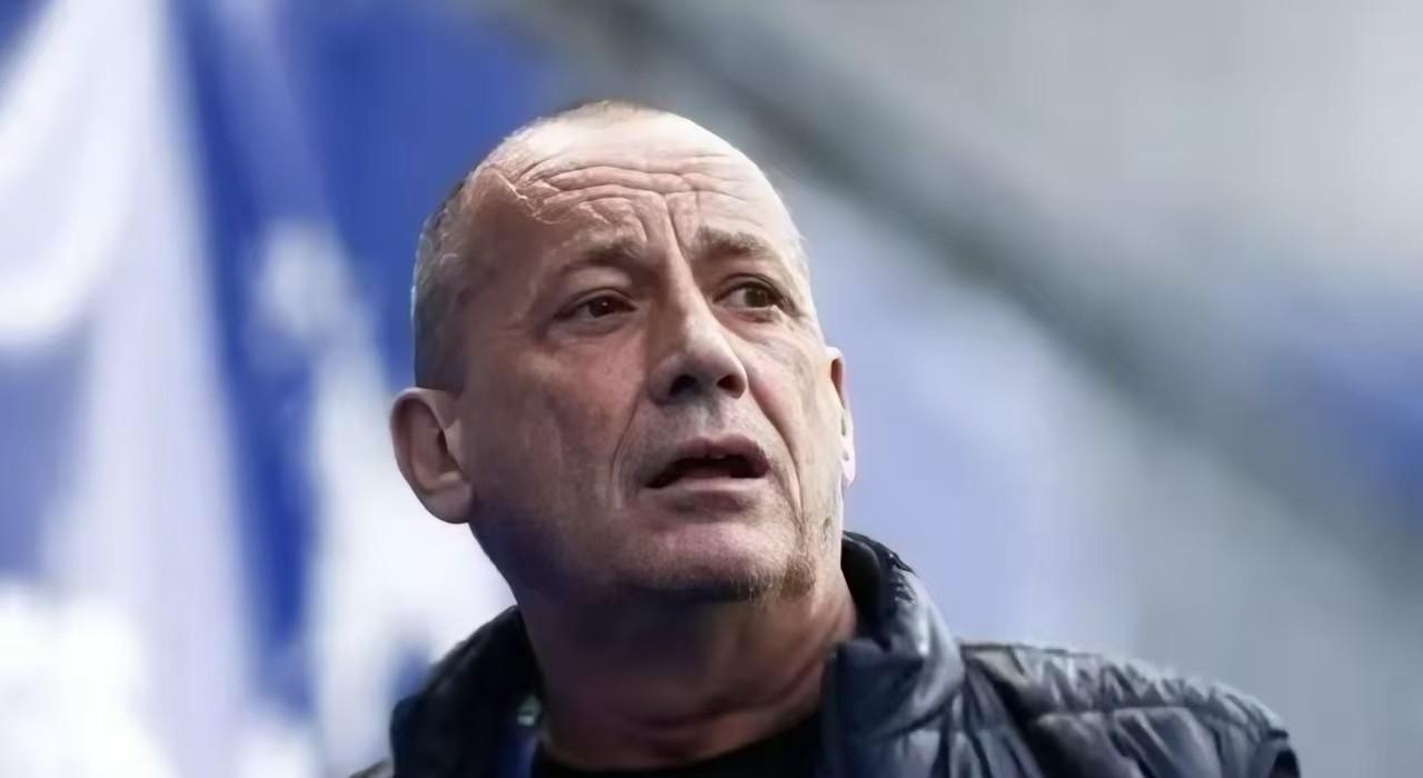 “独立头目”葬礼遭枪杀，

法国科西嘉乱局再起风波，

真相究竟如何？

法国科