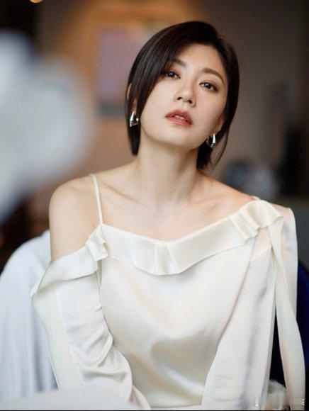 惠英红贾静雯俞飞鸿 一路繁花内娱综艺有救了！《一路繁花3》官宣惠英红、贾静雯、俞