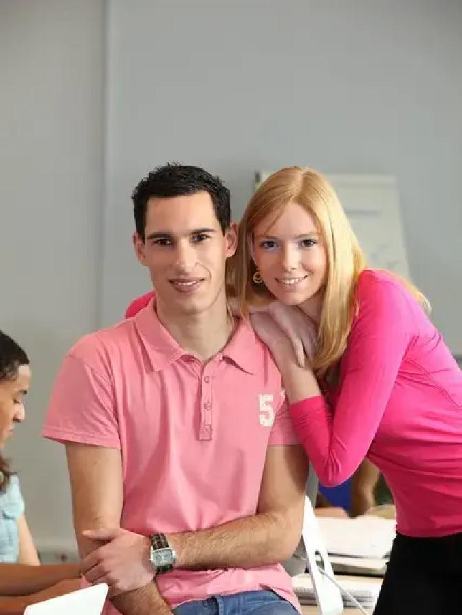 谈恋爱结婚，本来图个彼此放心靠得住，结果一发现对方偷偷背着你搞暧昧或者更过分的，