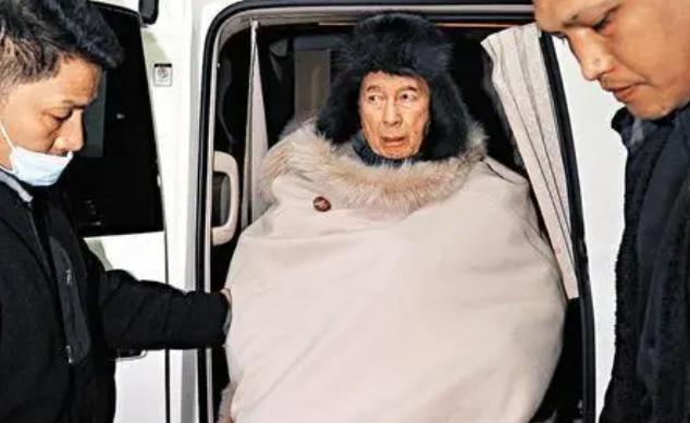 有钱真能续命？88岁赌王何鸿燊重伤濒死，却又活了11年！他的晚年生活究竟有多奢华