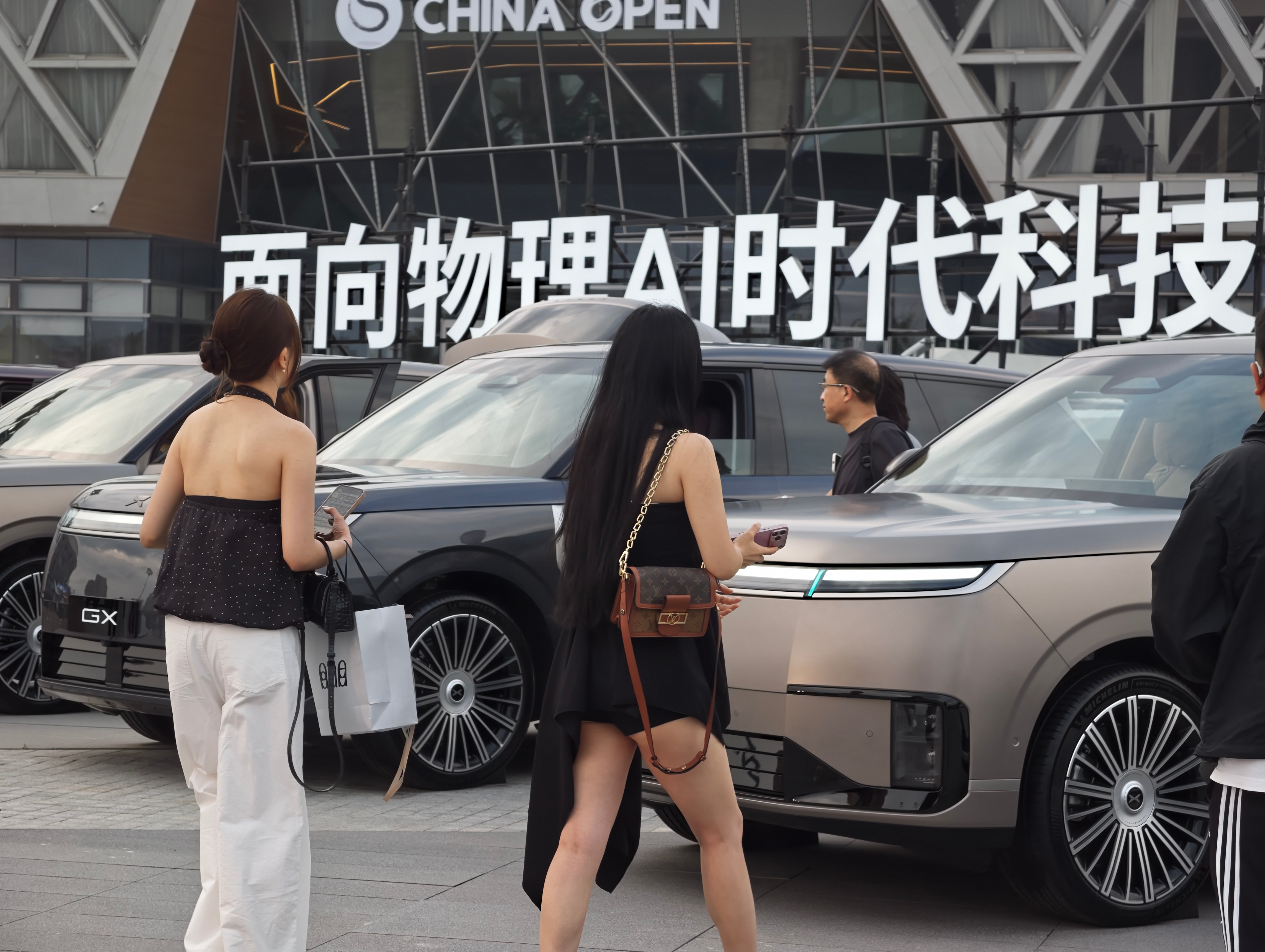 新科技旗舰小鹏GX今日上市小鹏GX发布会到达