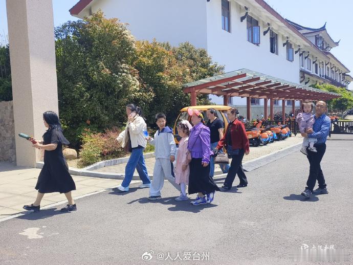 玉环凭球票免费游三大景区 当足球赛遇上免票景区，这波操作太圈粉！2026“吴越杯