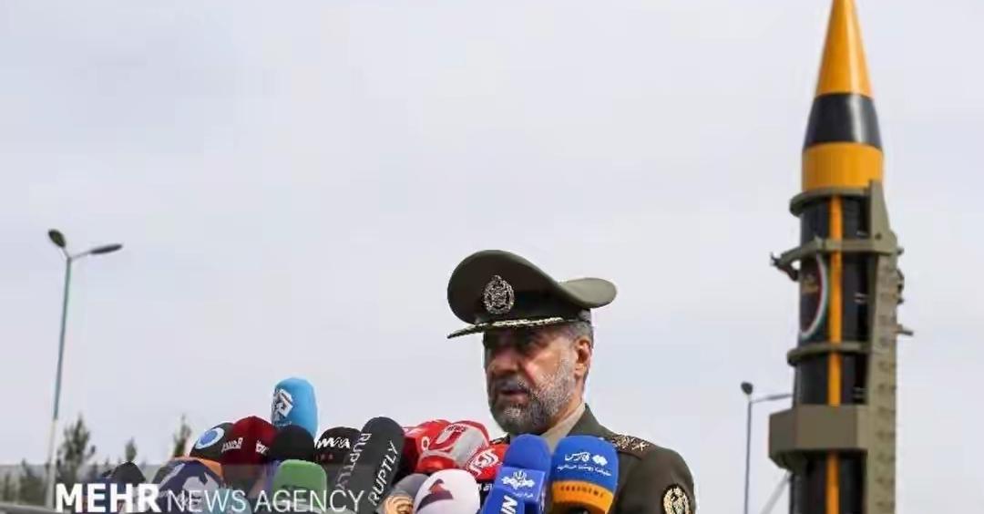 伊朗反击 伊朗反击这事可太有看头了。之前美国对伊朗那是各种打压，伊朗一直憋着一口