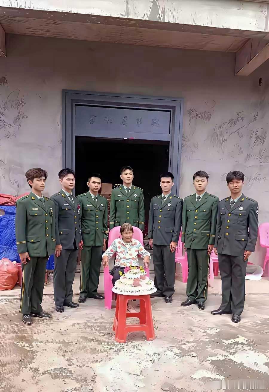 这位母亲在村里是不是没有人敢欺负？ 