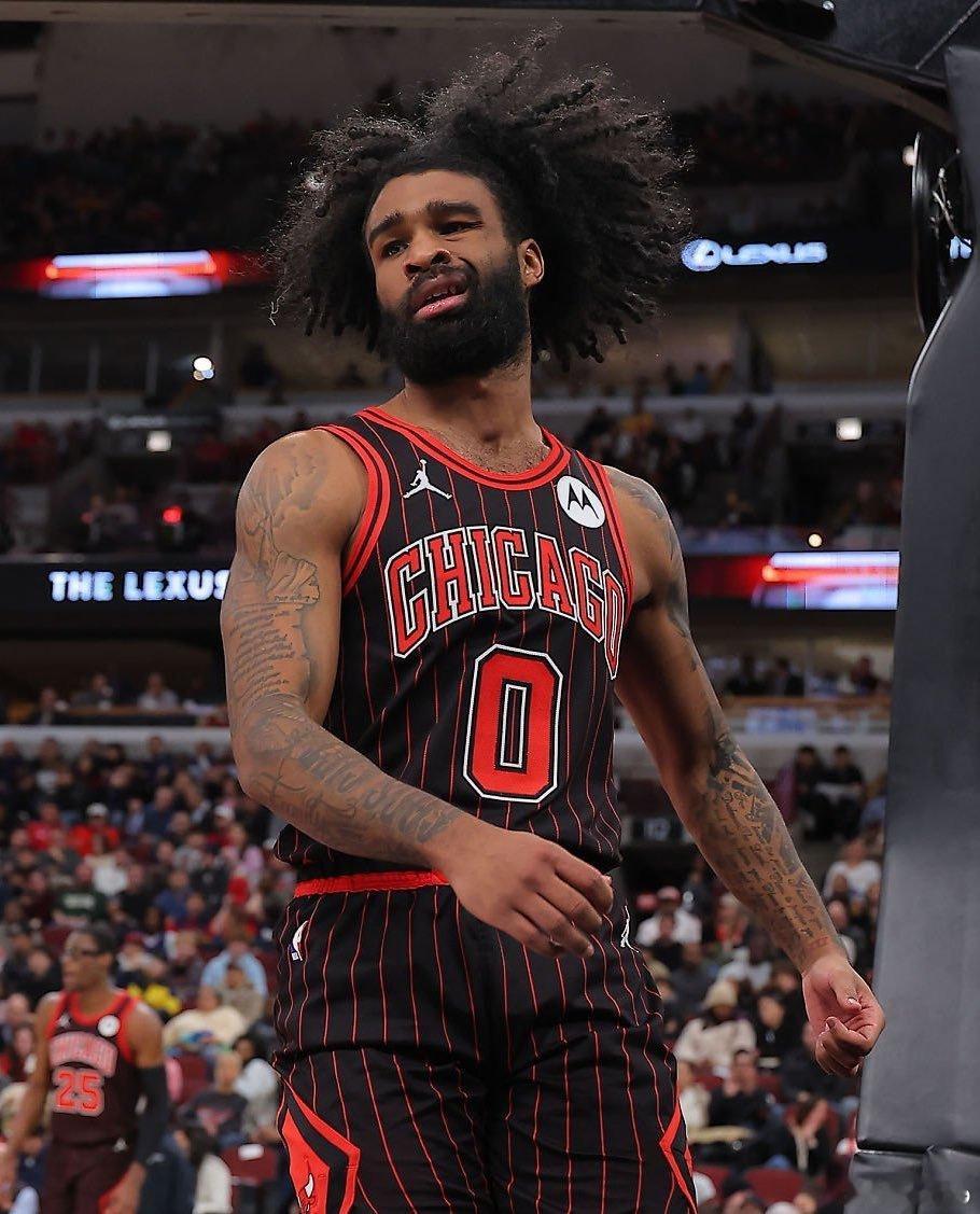 据《芝加哥太阳报》记者乔·考利报道，明尼苏达森林狼队和休斯顿火箭队依然有意交易科