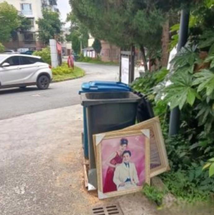 今早去送垃圾，看到了这一幕，这是不要了吗？到底发生了什么事？ ​​​