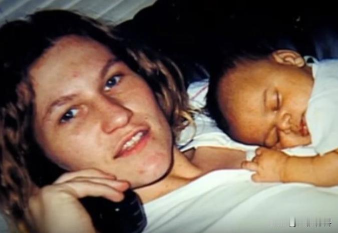 2006年的时候，一个美国女子带着孩子进行DNA检测，可明明是自己生出来的小孩，