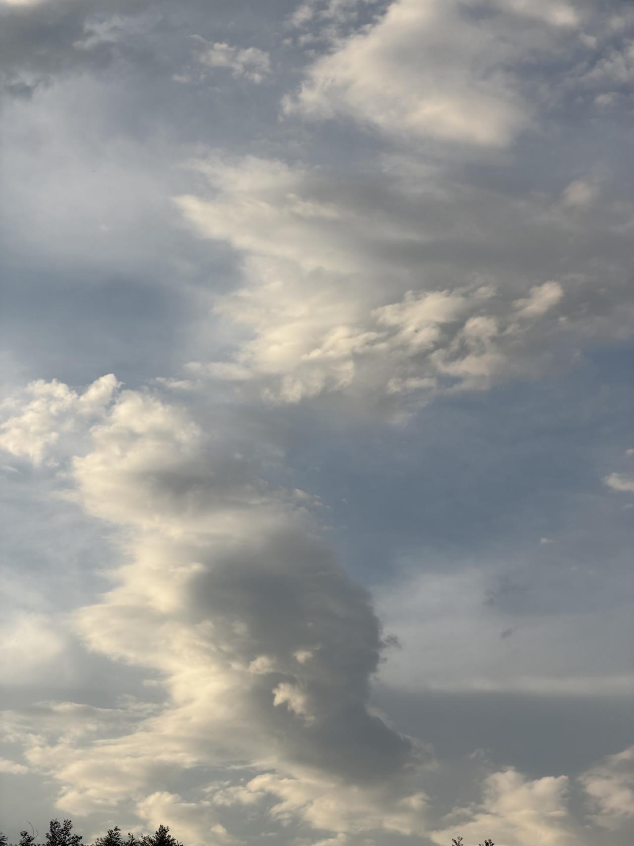 蓝天白云，晴空万里，心情舒畅！🌞😊蓝天治愈瞬间 蓝天治愈图 天空白云风景 晴