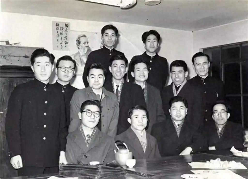 全日本打工人最离不开的老头，走了

日本7-Eleven创始人铃木敏文去世，享年