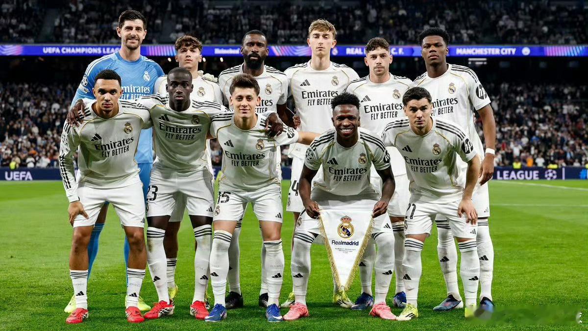 重建！皇马酝酿夏窗变革：换帅+引进2名巨星 2名小将回归2025-26赛季的皇马