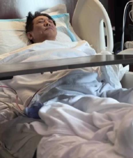 李连杰这次的病情可能没那么简单。
一开始发视频的时候，大家只是简单的以为他年纪大