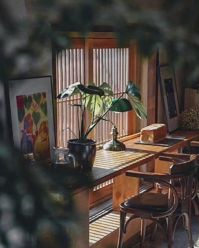 六个让生活放轻松的小方法：01聚焦开心事情把注意力放在让你情绪轻松的小事上，比如