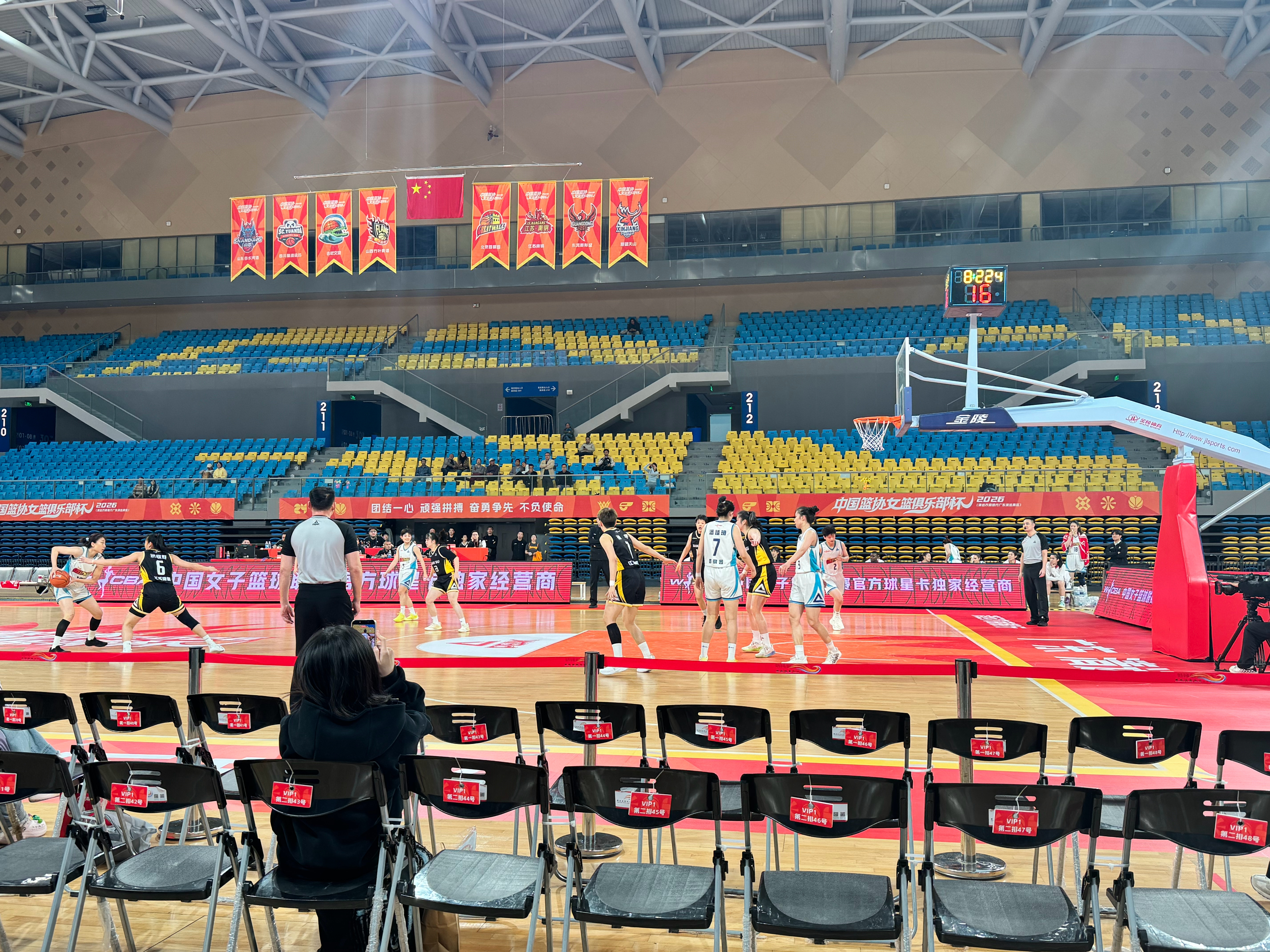 希望大家多多支持女子篮球，68元就可以如此近距离观看WCBA俱乐部杯了