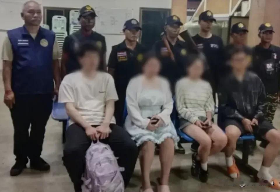 “换你你敢吗？从一辆正在飞驰的皮卡车上往下跳，还是在异国他乡的晚上。别觉得这是成