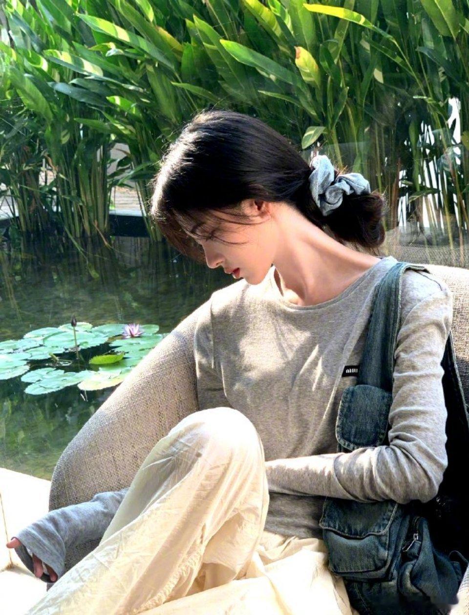 #鞠婧祎照片#沉浸式欣赏鞠婧祎美貌，一颦一笑每一瞬间都好美，一起来看《花间令》啊