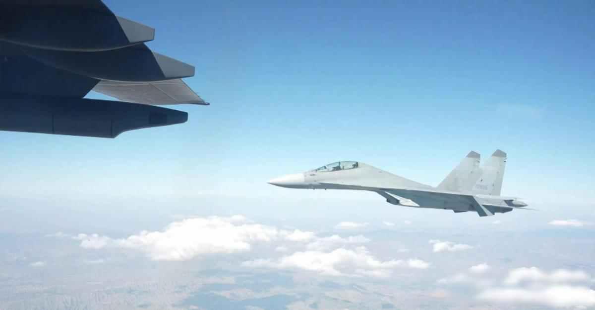 歼-16飞进埃及天空，阵风飞行员心里打鼓，中国空军悄悄布下一张网

2026年夏