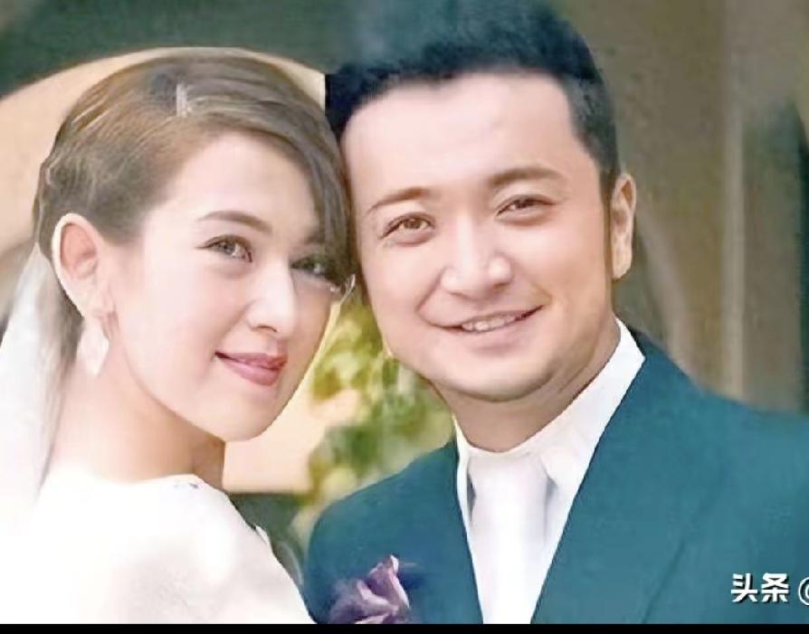 【小尼：爱，可遇不可求……】
      小尼不仅是深受观众喜欢的央视主持人，而