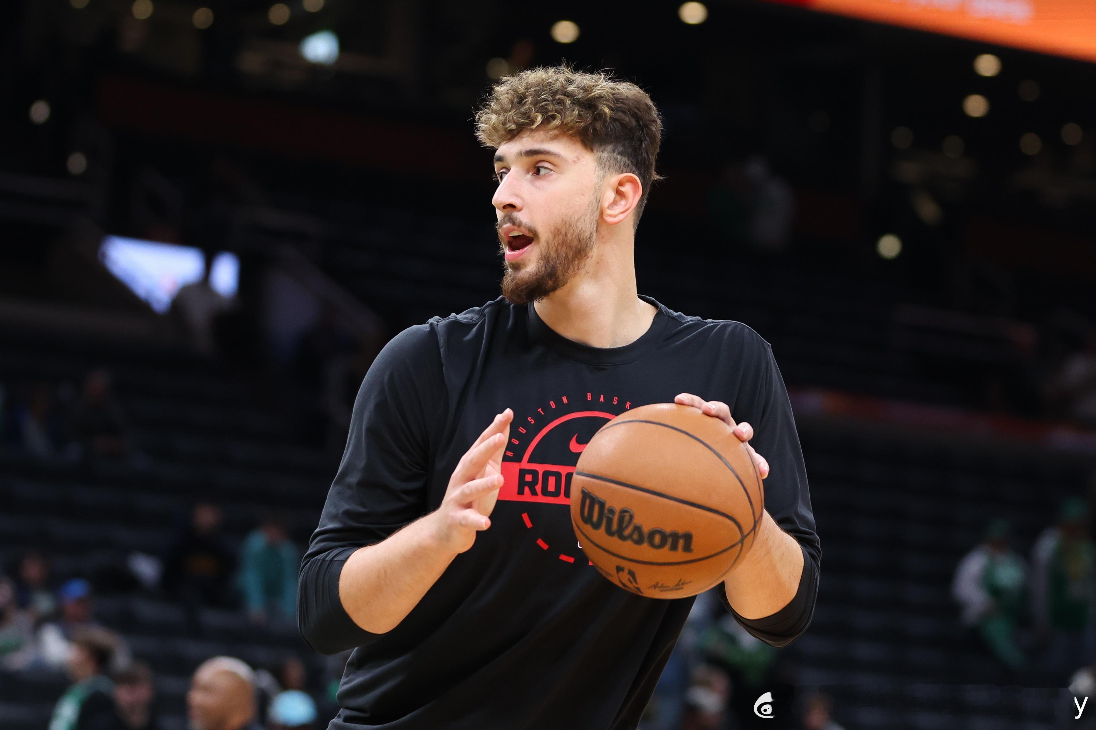 明日火箭vs快船，此前缺席了2场比赛的申京将迎来复出。 