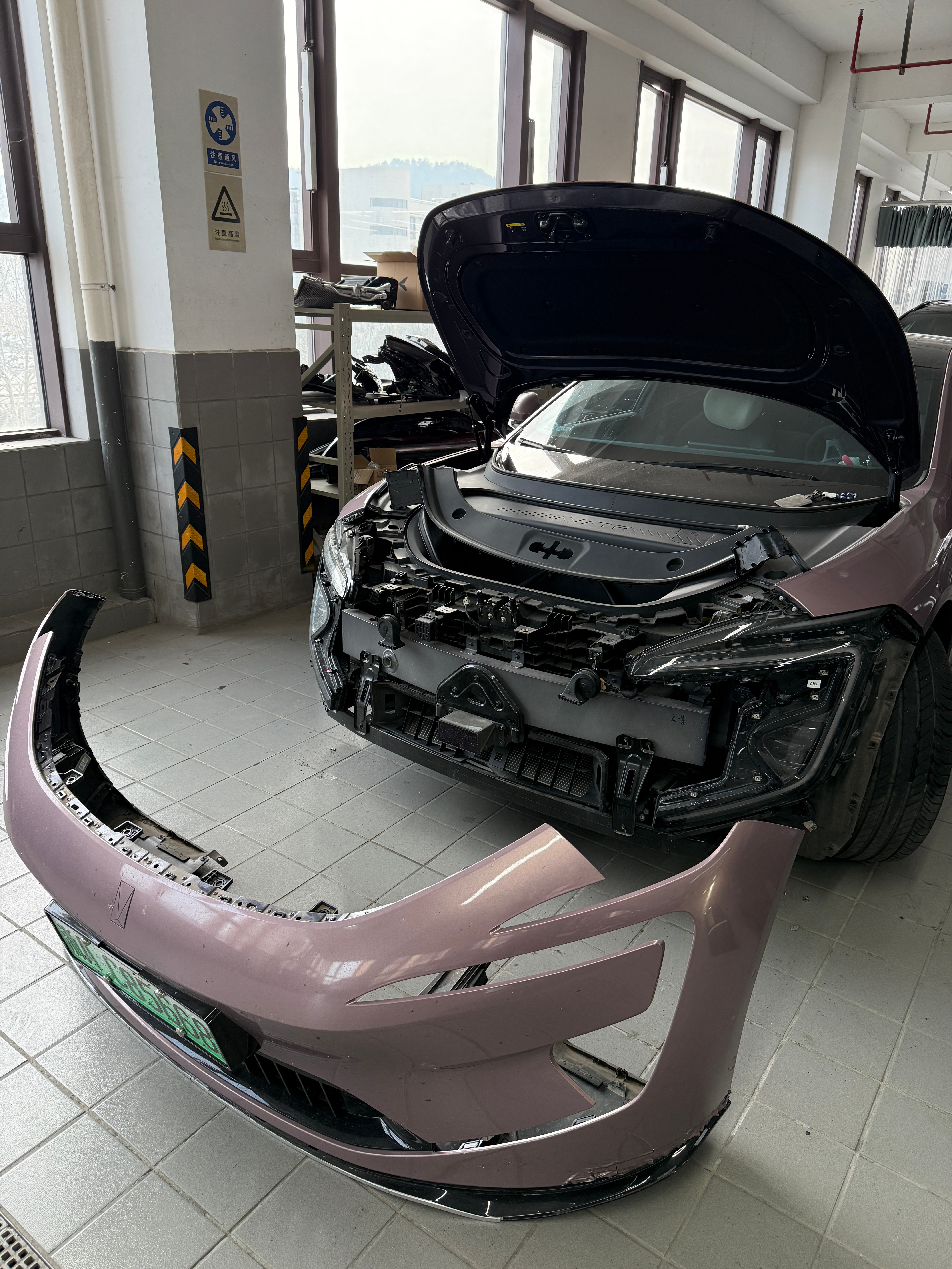 拆车定损 没有什么大问题，皆大欢喜 希望修理速度能赶上周五的F1练习赛