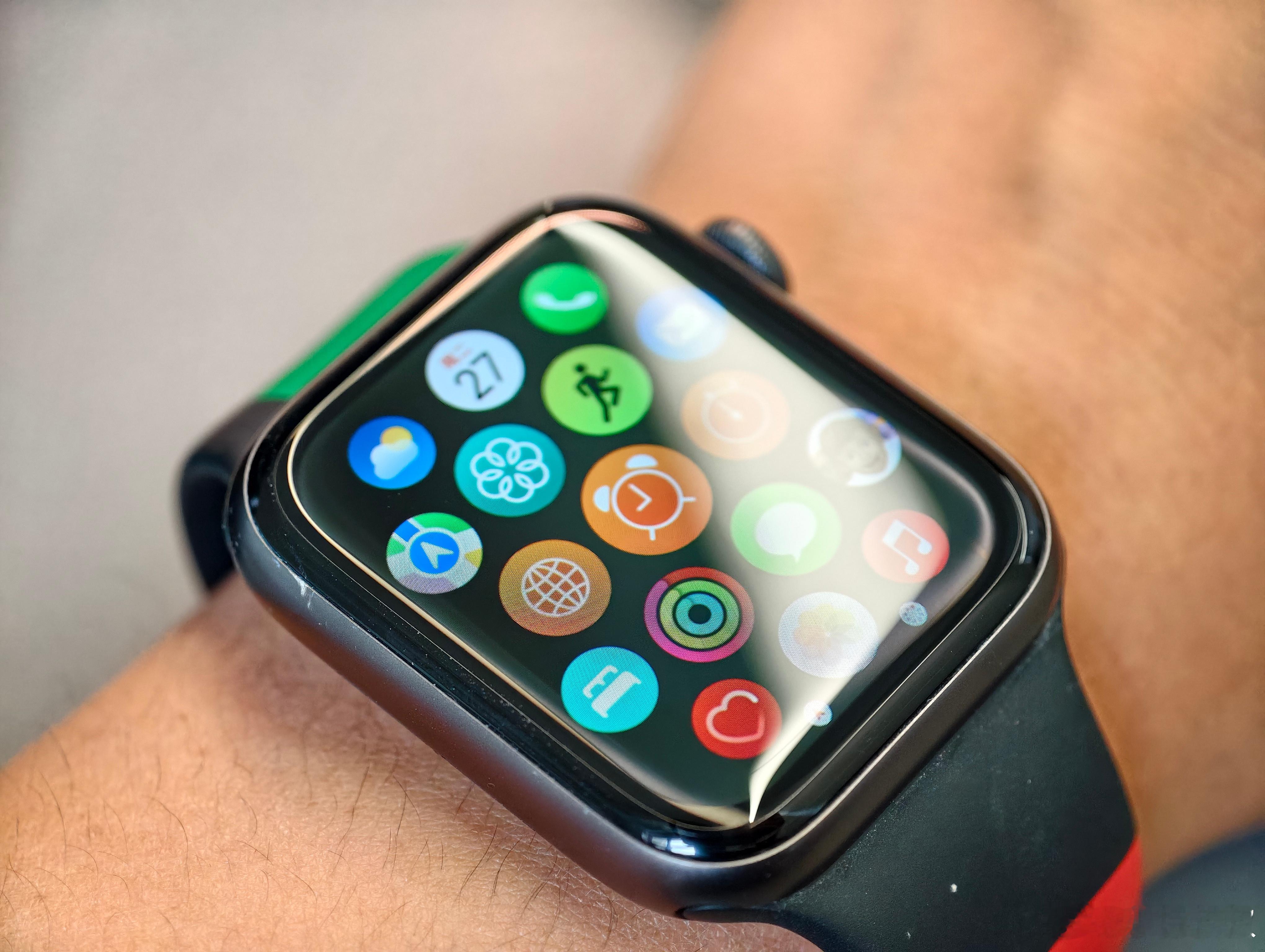 淘宝 50 寄过去抛光了一下这块老旧 Apple Watch效果真不错啊👍 ​