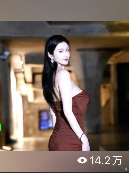 持续增长中（🦋号 全网同名）穿搭的尽头是姐姐jennanni的日常
