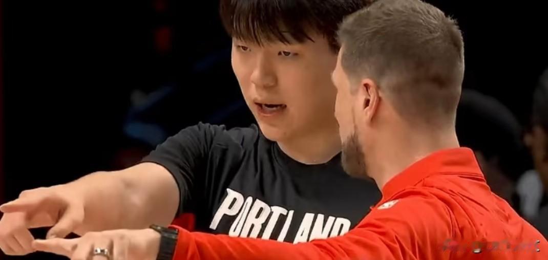 独行侠主帅基德只要杨翰森登场基本上球球朝着杨翰森这个点来打，并且进攻效果还都不错