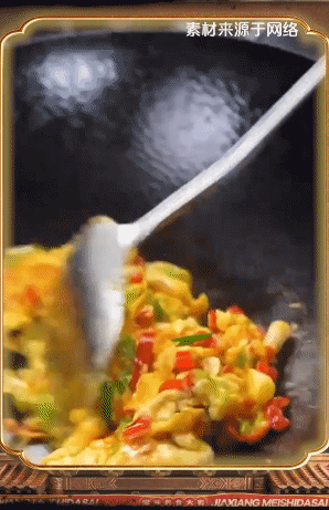 李维嘉上节目夹带经超赵又廷笑晕了，李维嘉在《家乡美食大赛》吃着醋炒蛋，隔空喊话经