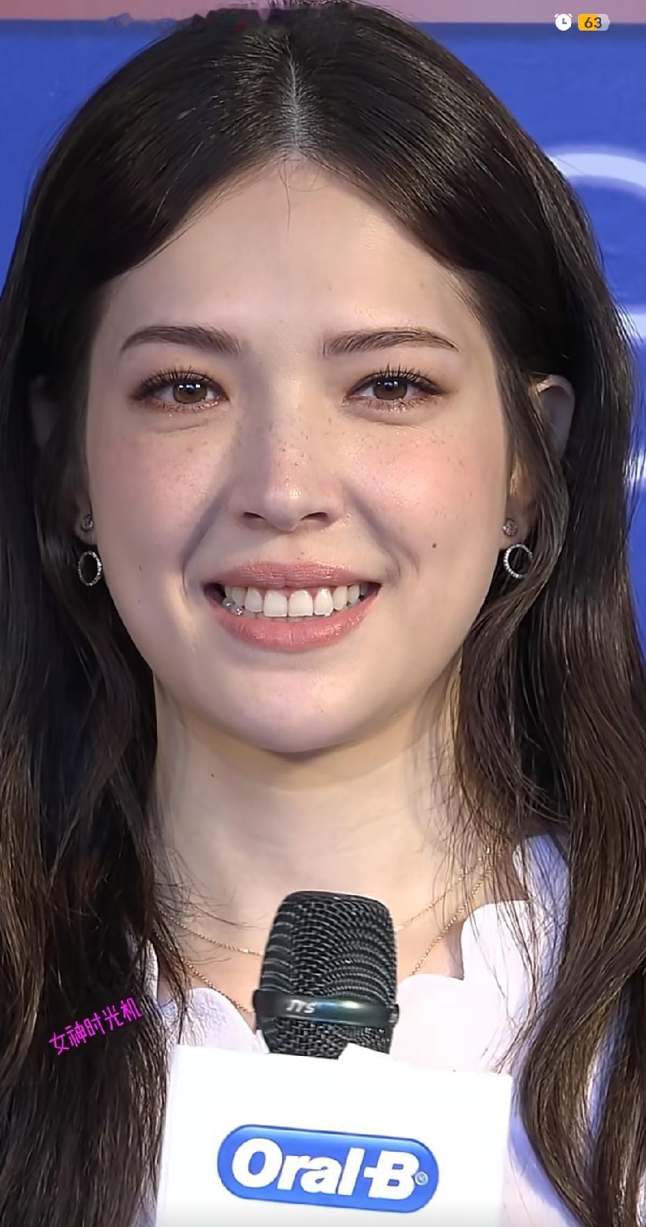 这玩意真是，人比人的死，货比货的扔，人家这小雀斑长脸上，那就可奈，萌萌的，布铃布