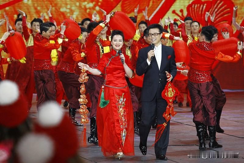 发现一个奇怪的变化！春晚再也听不到“中国中央电视台”了
 
不知道大家有没有发现