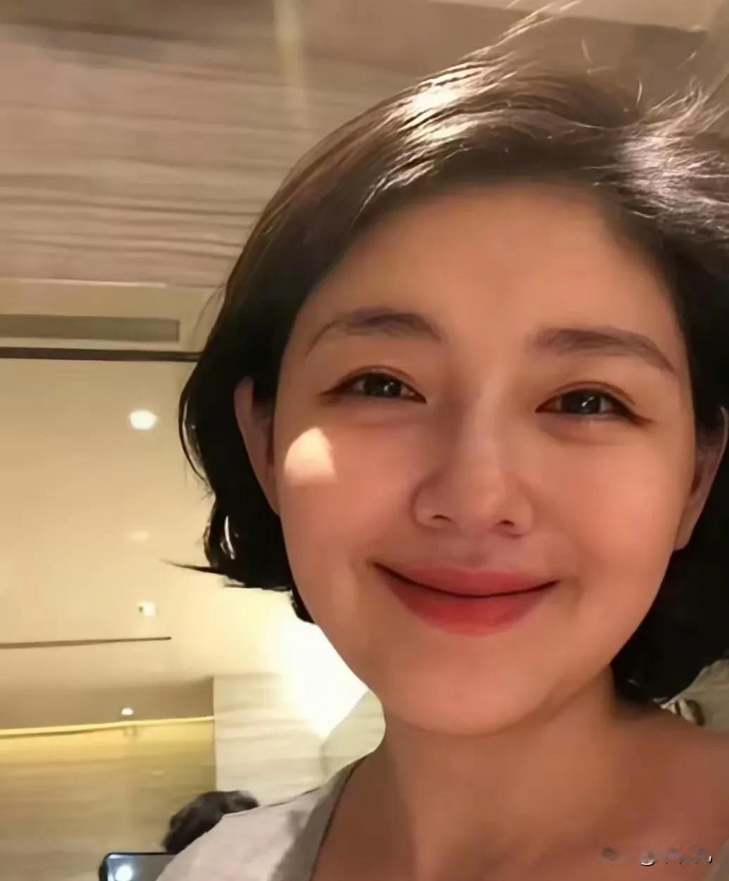 真是没有想到
大S去世了那么多年
还是有人对她念念不忘，阿雅虽然以前被她“欺负”