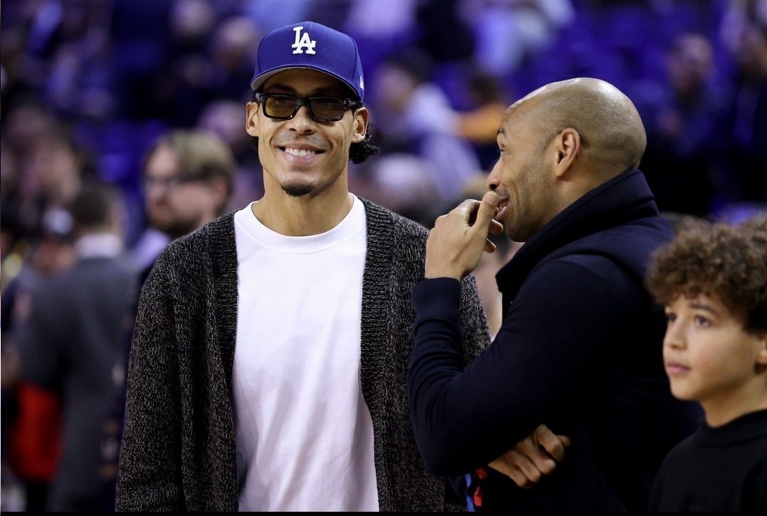 范戴克和亨利。英超联赛