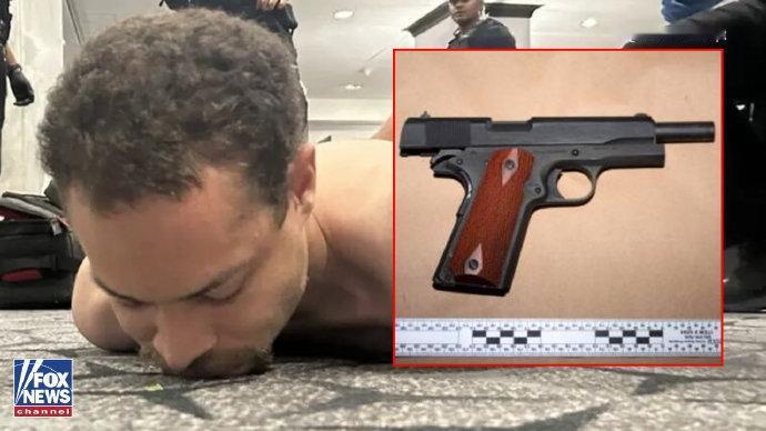 据福克斯新闻报道，白宫晚宴枪击事件的枪手科尔·艾伦冲入晚宴现场时身上携带了一支霰