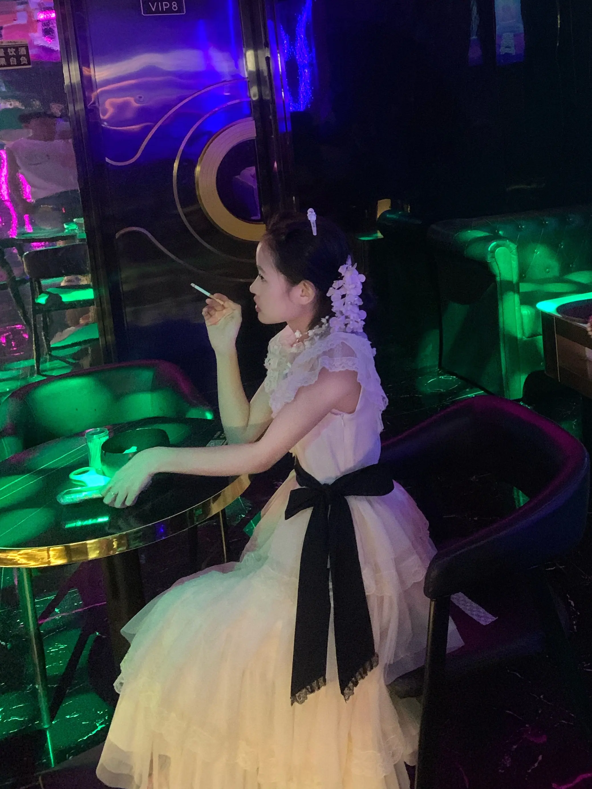 人都是感性的，那晚哭的接近窒息 也是真的舍不得但不会有那晚了