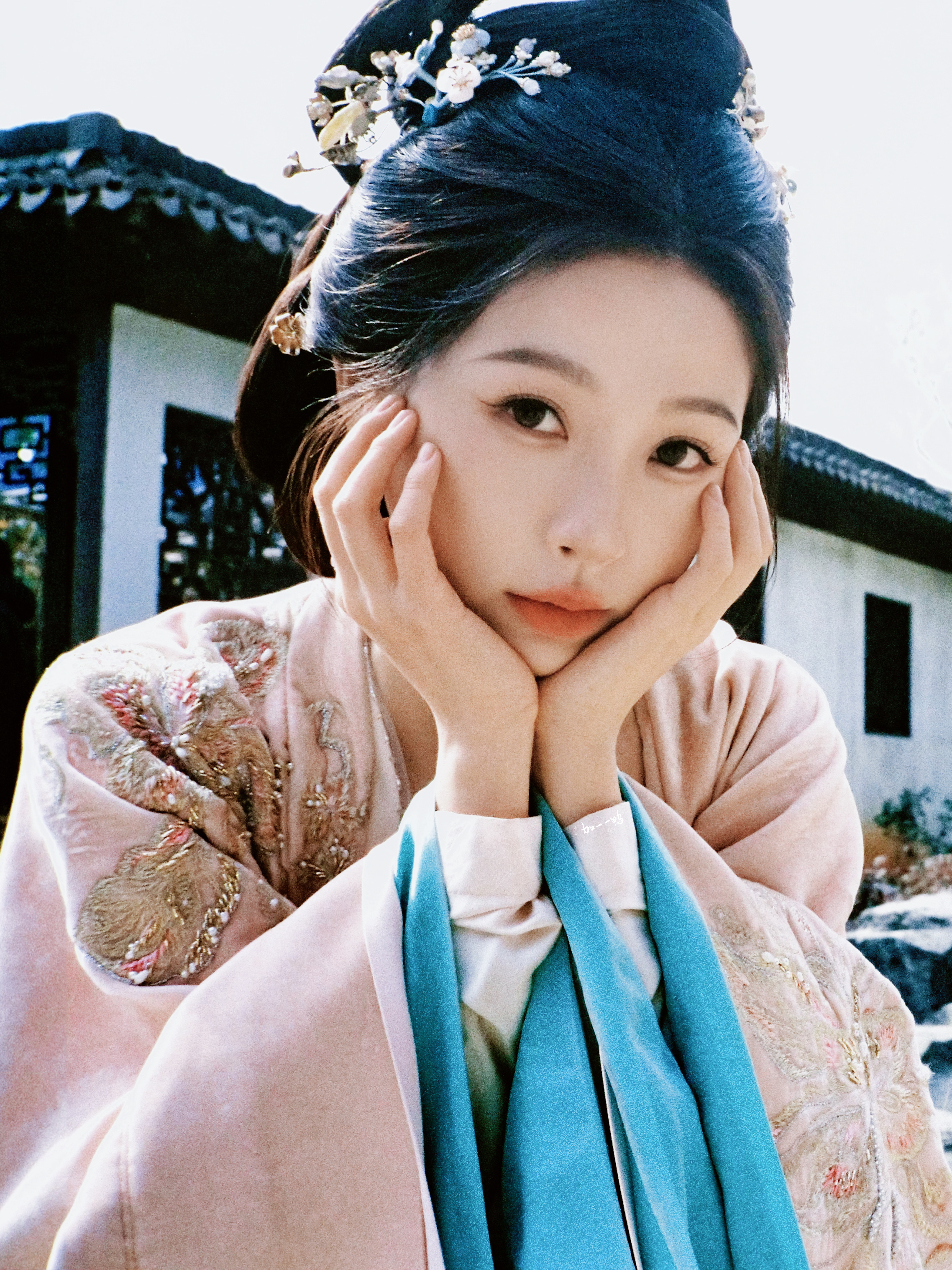 云初主母就这么萌萌的看着你☺️虞书欣云初